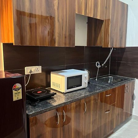 Studio Apartment In Greater Noida Bagian luar foto