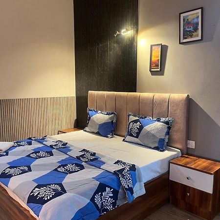 Studio Apartment In Greater Noida Bagian luar foto